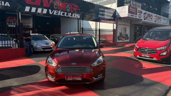 FORD FOCUS 2.0 TITANIUM 16V FLEX 4P POWERSHIFT FORD FOCUS 2.0 TITANIUM 16V FLEX 4P POWERSHIFT